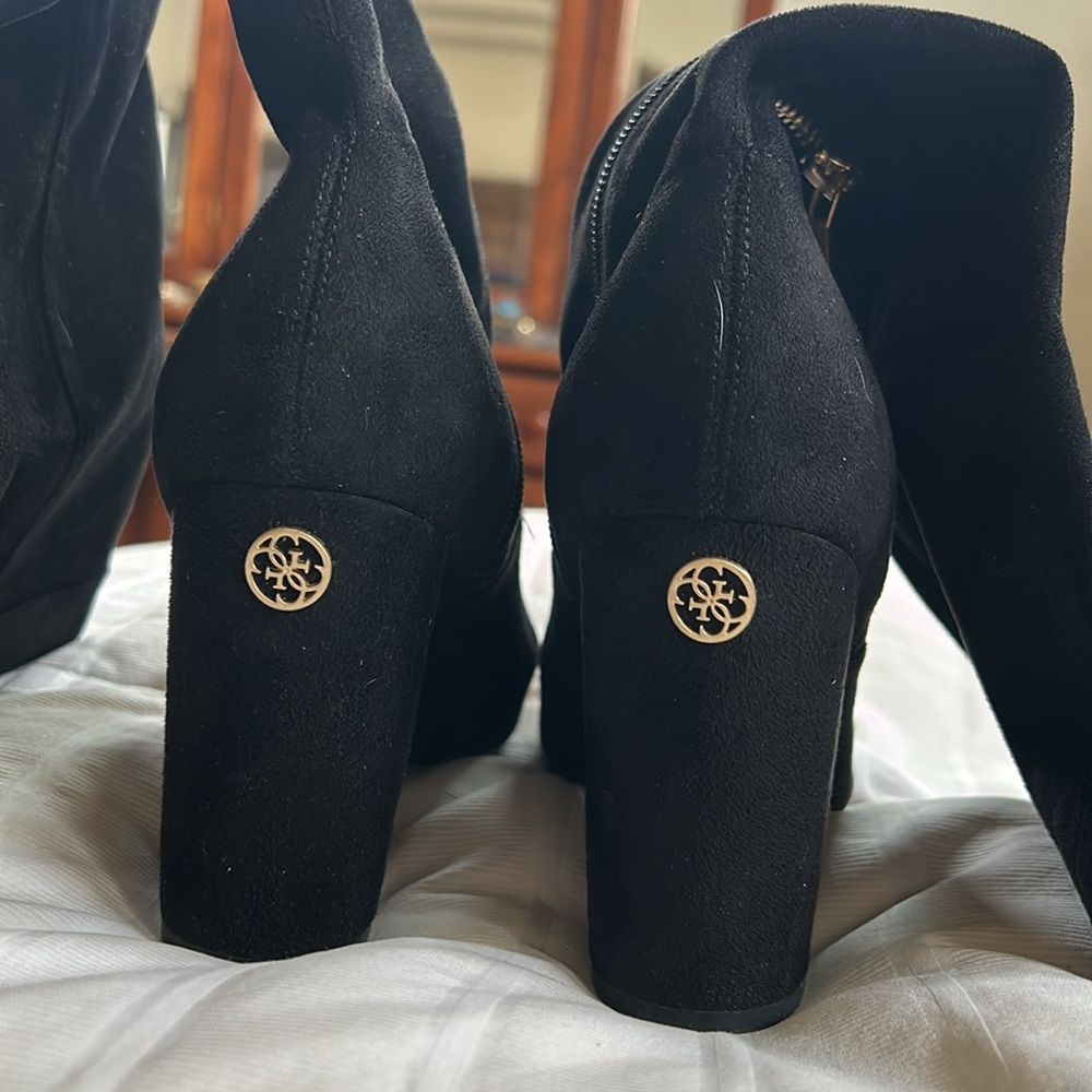 GUESS Long velvet boots